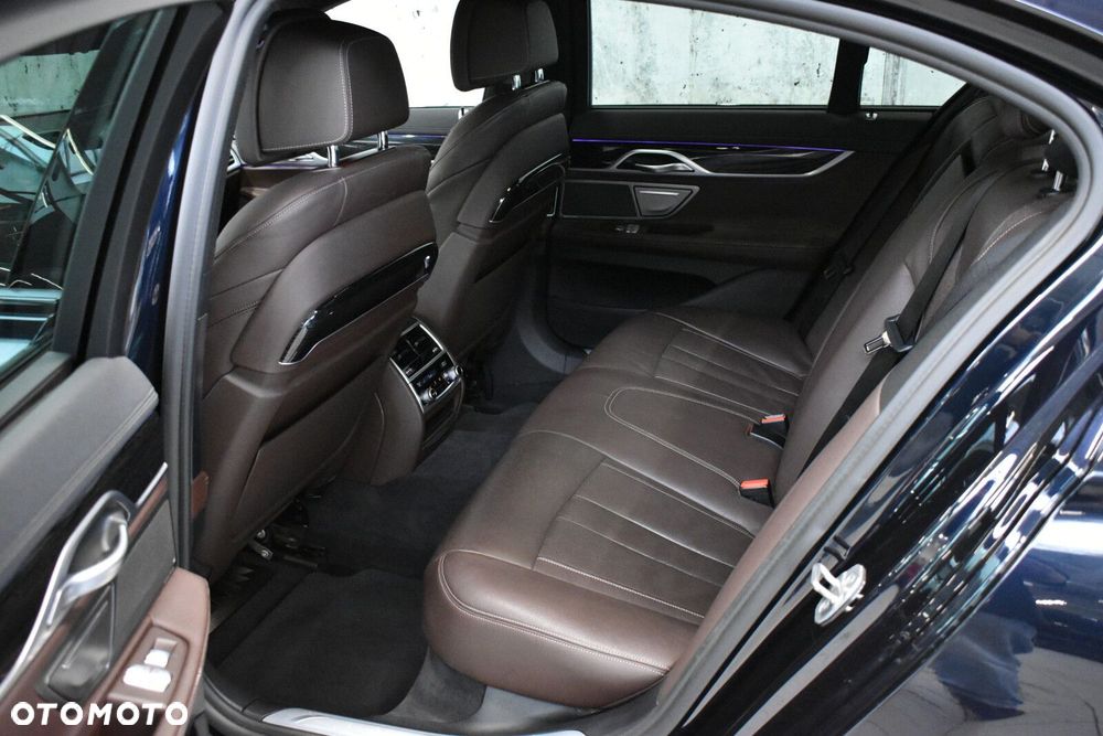 BMW Seria 7 - 26