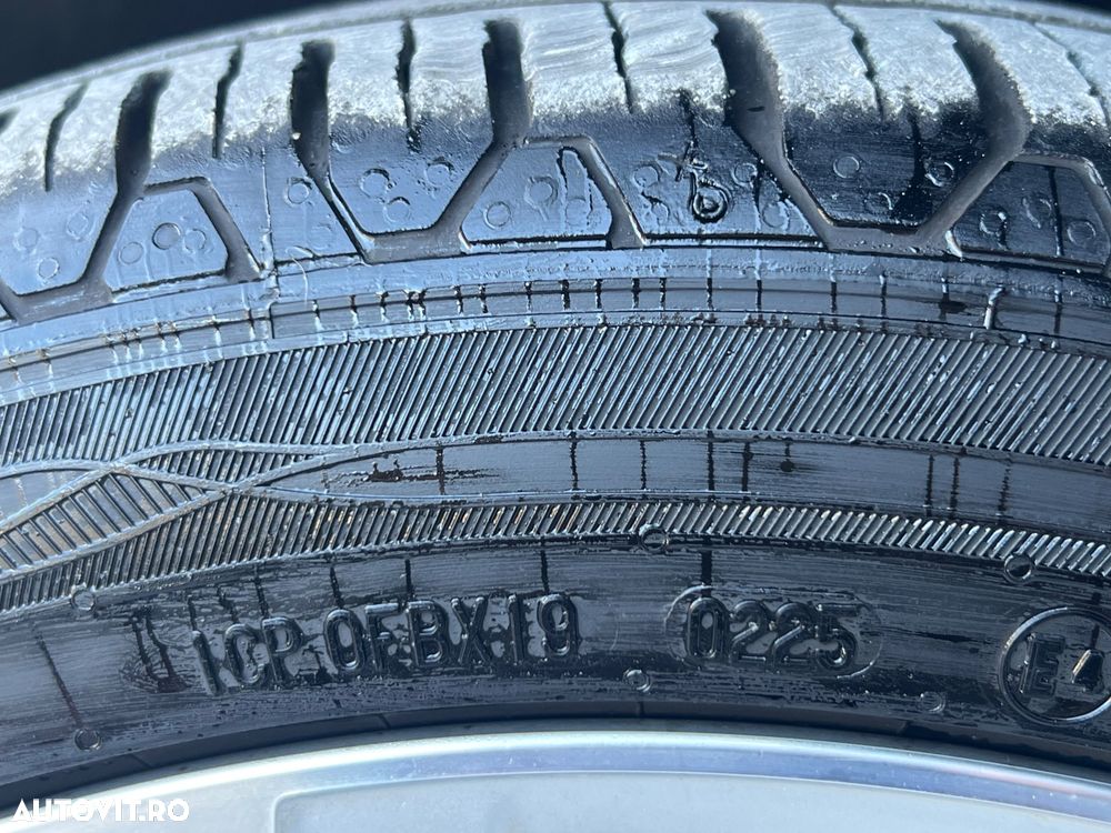 Skoda Octavia Combi 2.0 TDI DSG Exclusive - 36