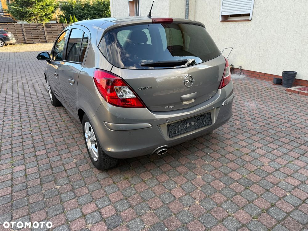 Opel Corsa 1.4 16V Satellite - 4