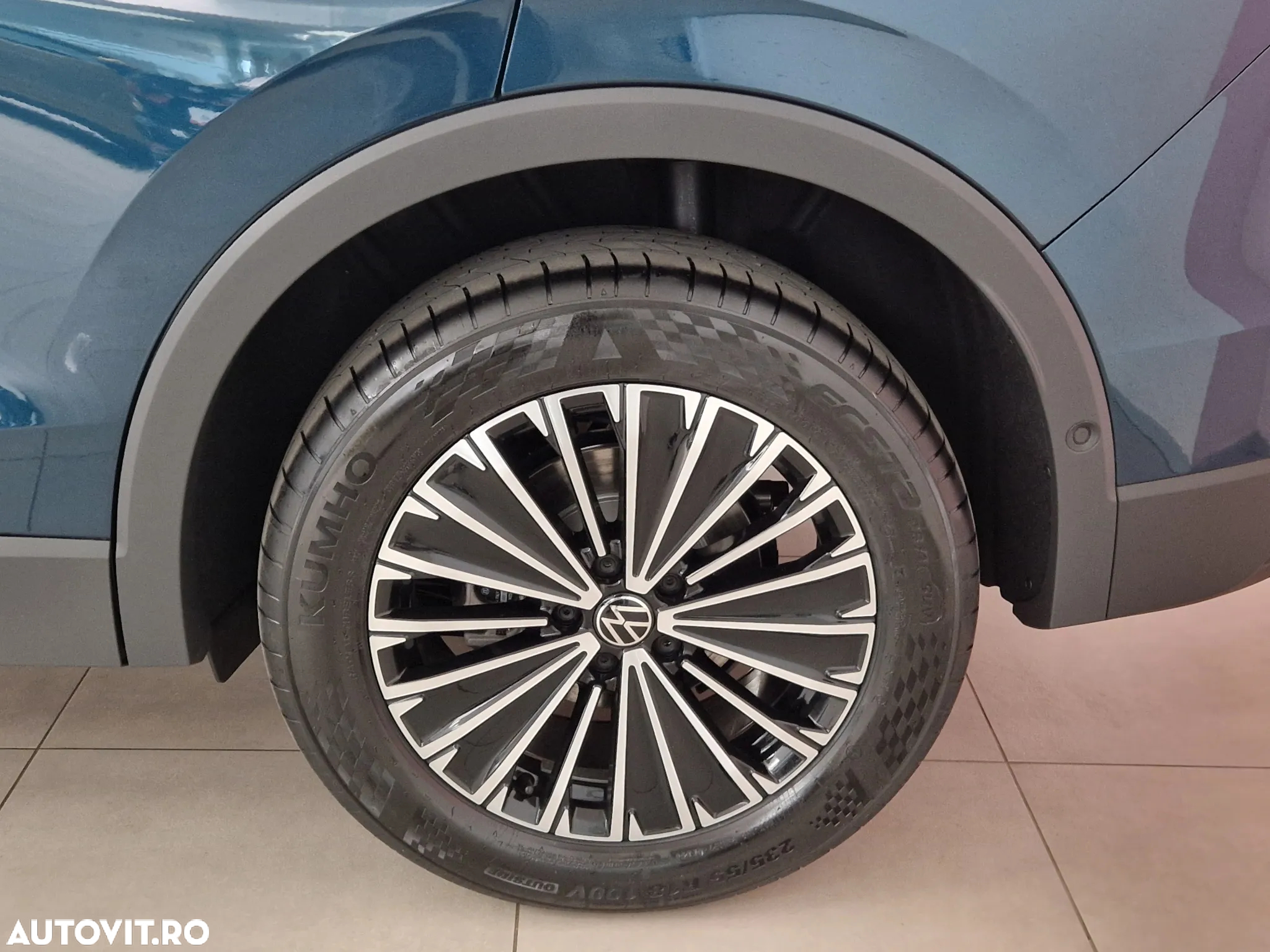 Volkswagen Tiguan - 10