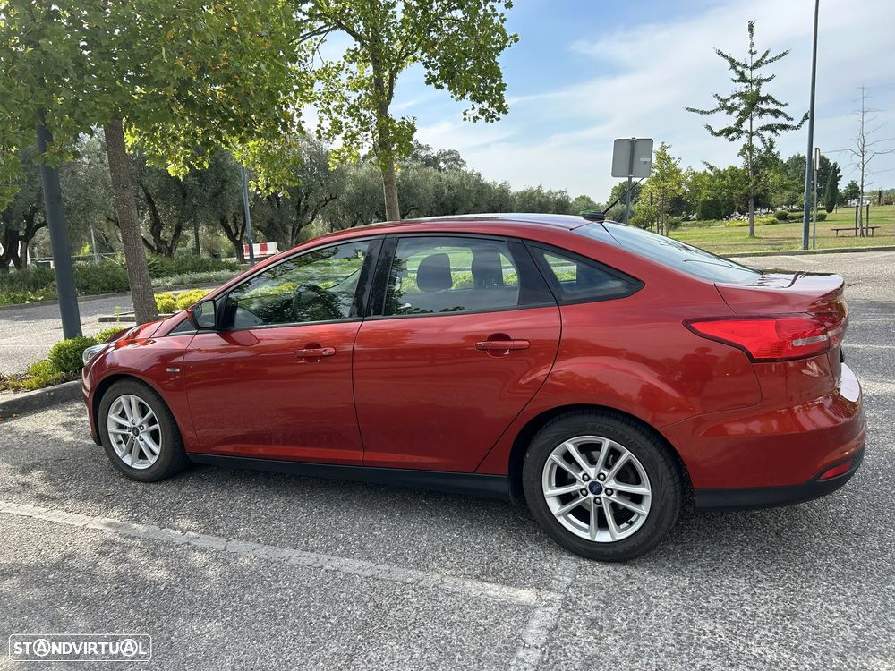 Ford Focus 1.0 EcoBoost S&S Aut. Business Edition - 8