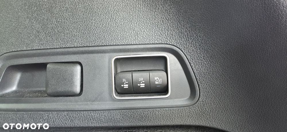 Mercedes-Benz GLS - 25