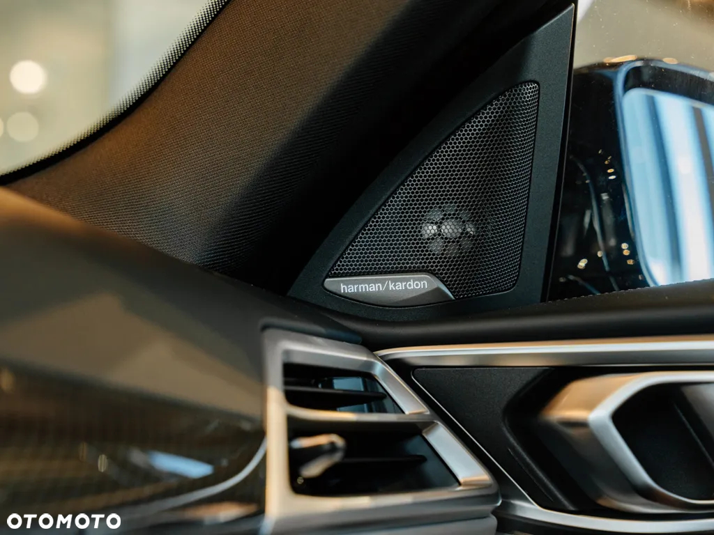 BMW M4 Competition M xDrive - 11