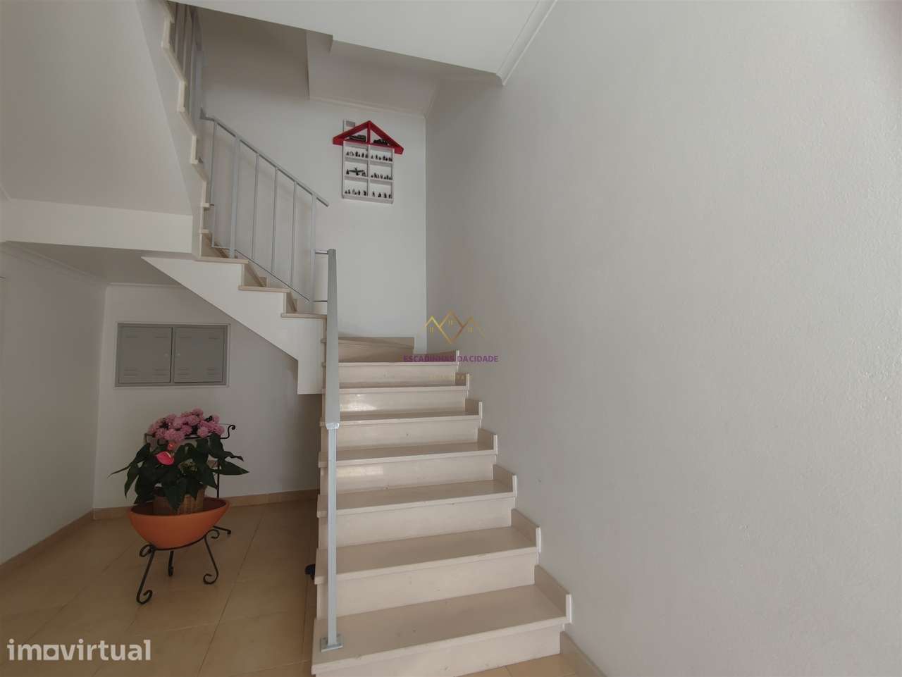 Apartamento T2 com sótão de 69 m² no centro de Marinhais – Excelente o - Grande imagem: 2/21