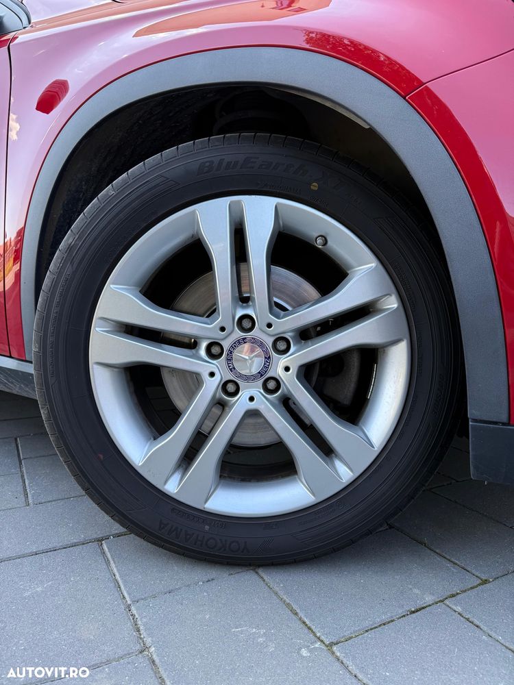 Mercedes-Benz GLA 250 4MATIC 7G-DCT - 10