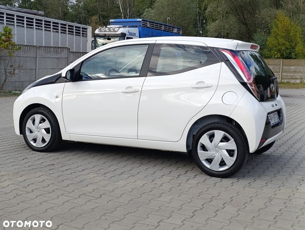 Toyota Aygo x-play - 8