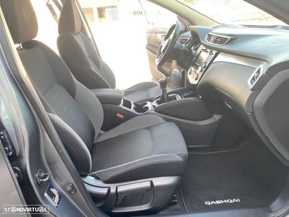 Nissan Qashqai 1.2 DIG-T N-Connecta 18 - 9