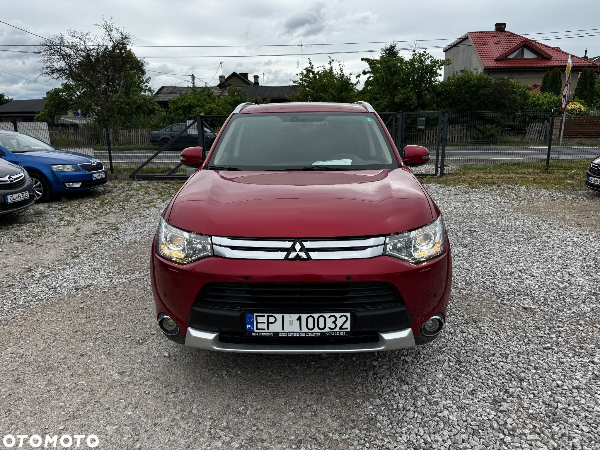 Mitsubishi Outlander 2.0 Instyle + 4WD CVT - 2