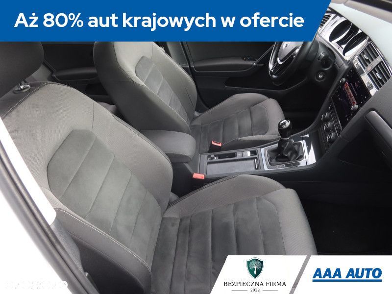 Volkswagen Golf - 10