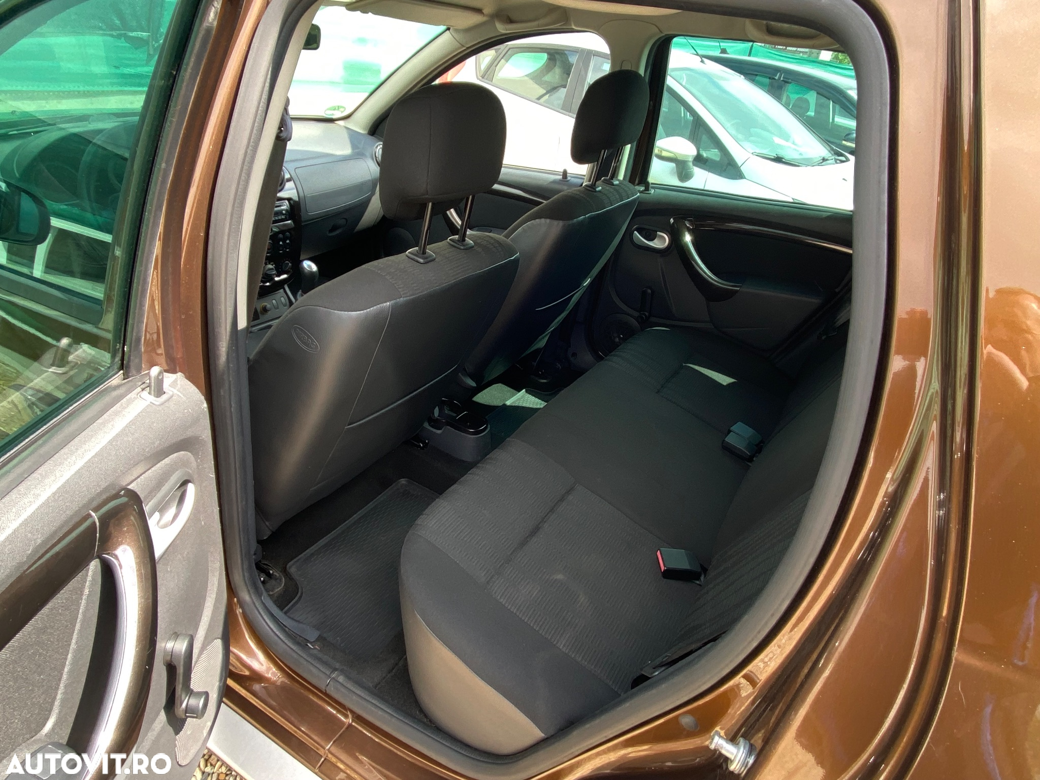 Dacia Duster 1.5 dCi 4x2 Laureate - 8