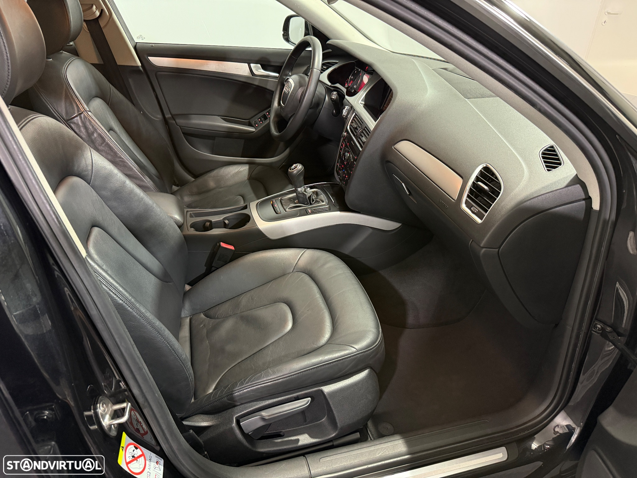 Audi A4 Avant 2.0 TDI Advance - 14