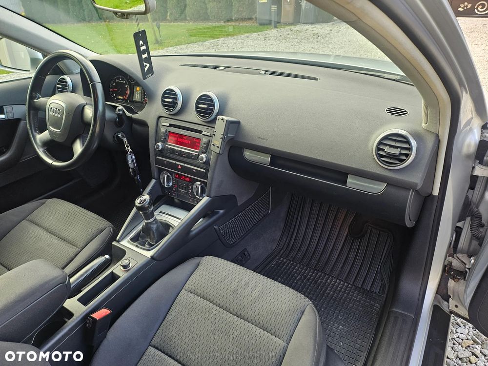 Audi A3 Sportback 1.8 TFSI Attraction - 27