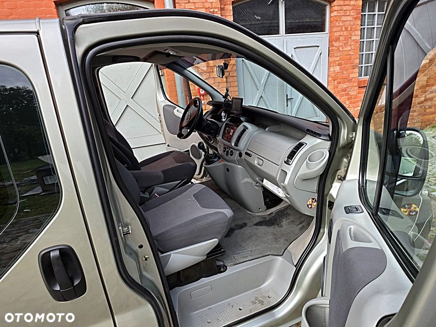 Opel Vivaro - 10