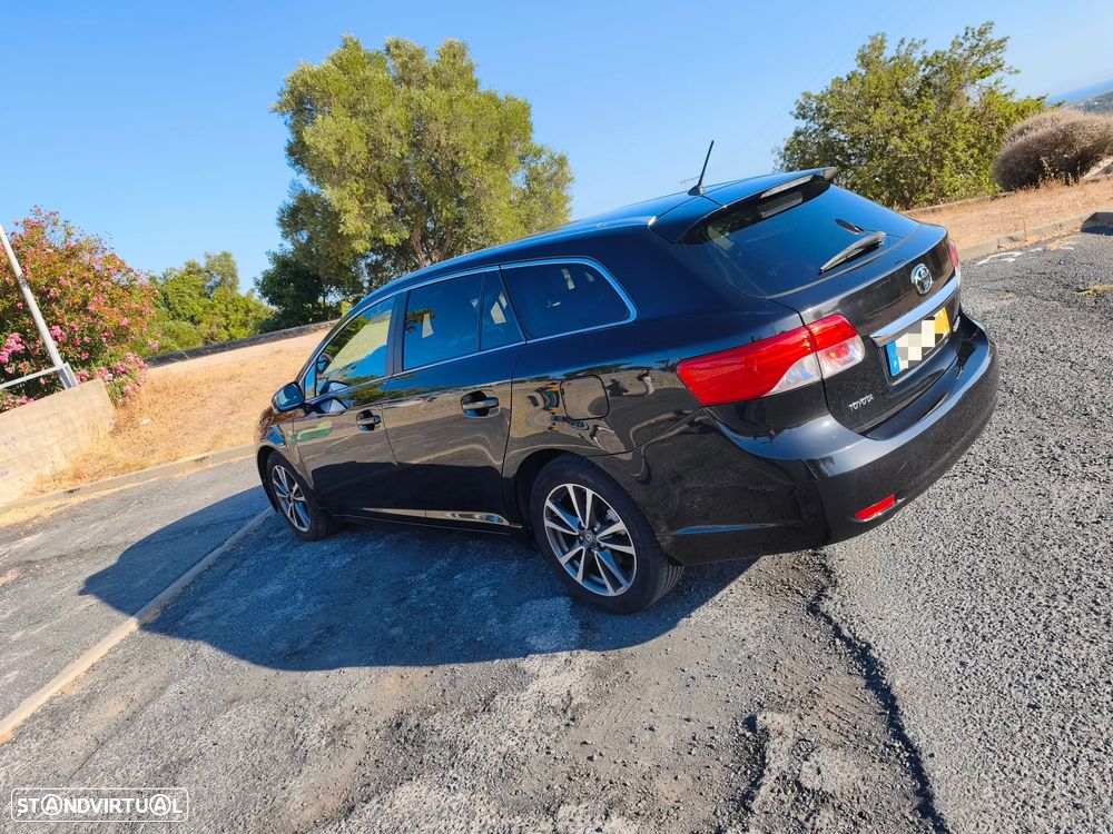 Toyota Avensis SW 2.0 D-4D Luxury+GPS - 4