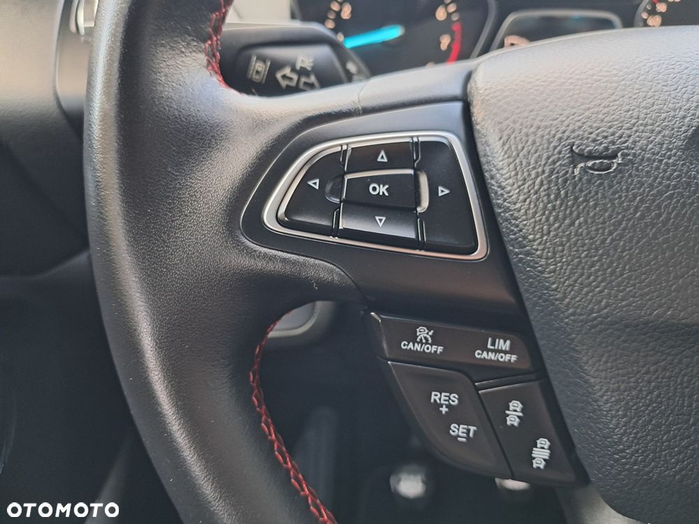 Ford Kuga 1.5 EcoBoost 2x4 ST-Line - 19