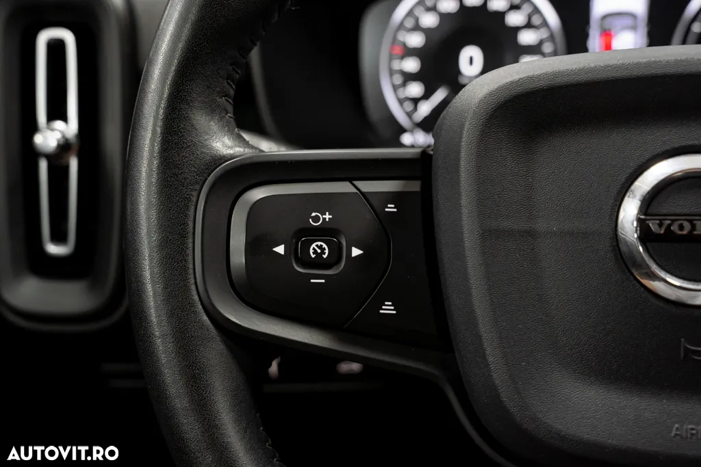 Volvo XC 40 D3 Momentum - 35