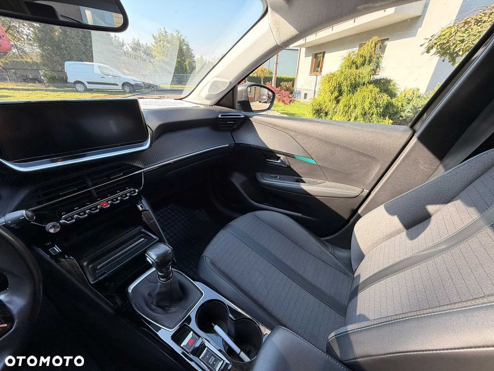 Peugeot 208 2020 photo 3