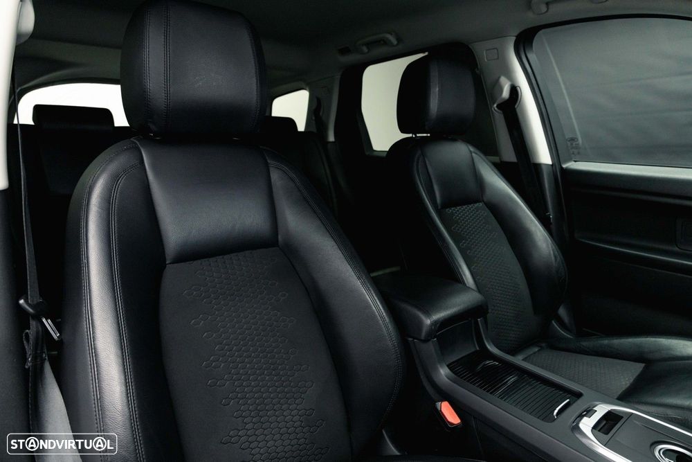 Land Rover Discovery Sport 2.0 TD4 SE Auto - 19