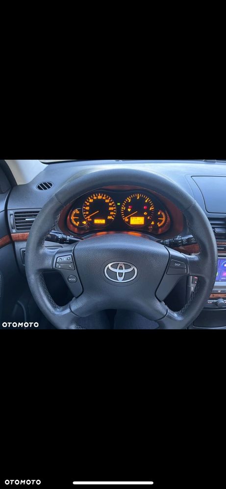 Toyota Avensis 2.2 D-4D Prestige Gold - 8