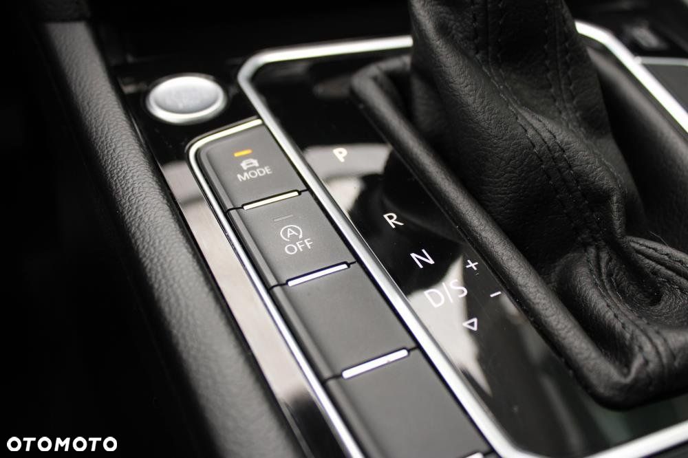 Volkswagen Passat - 20