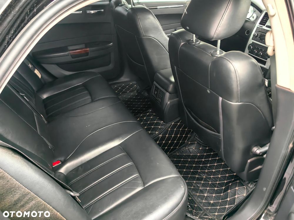 Chrysler 300C - 8