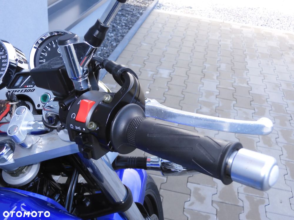 Yamaha XJR - 21