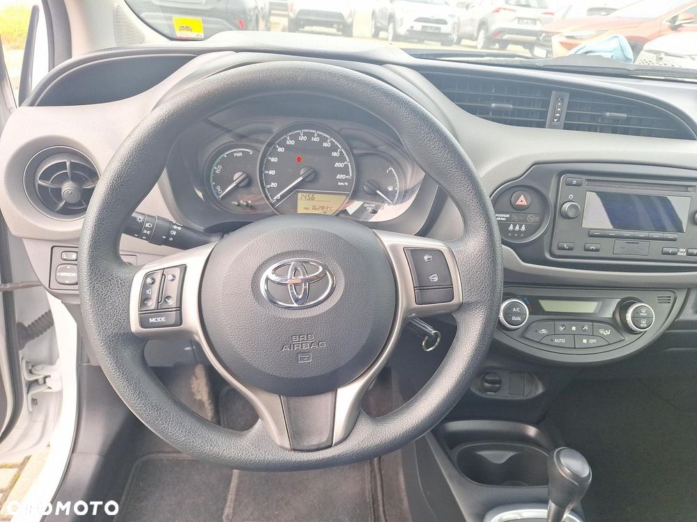 Toyota Yaris - 16