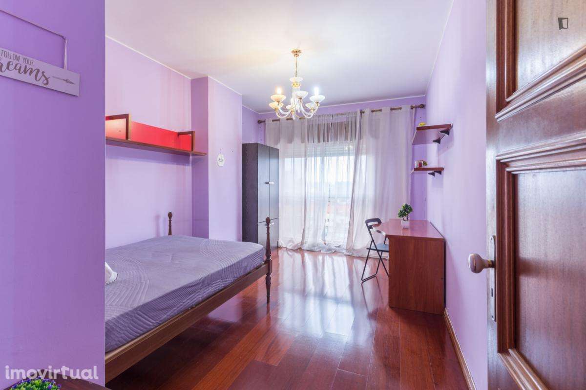 Quarto - localizado em Paranhos Porto - Grande imagem: 2/20