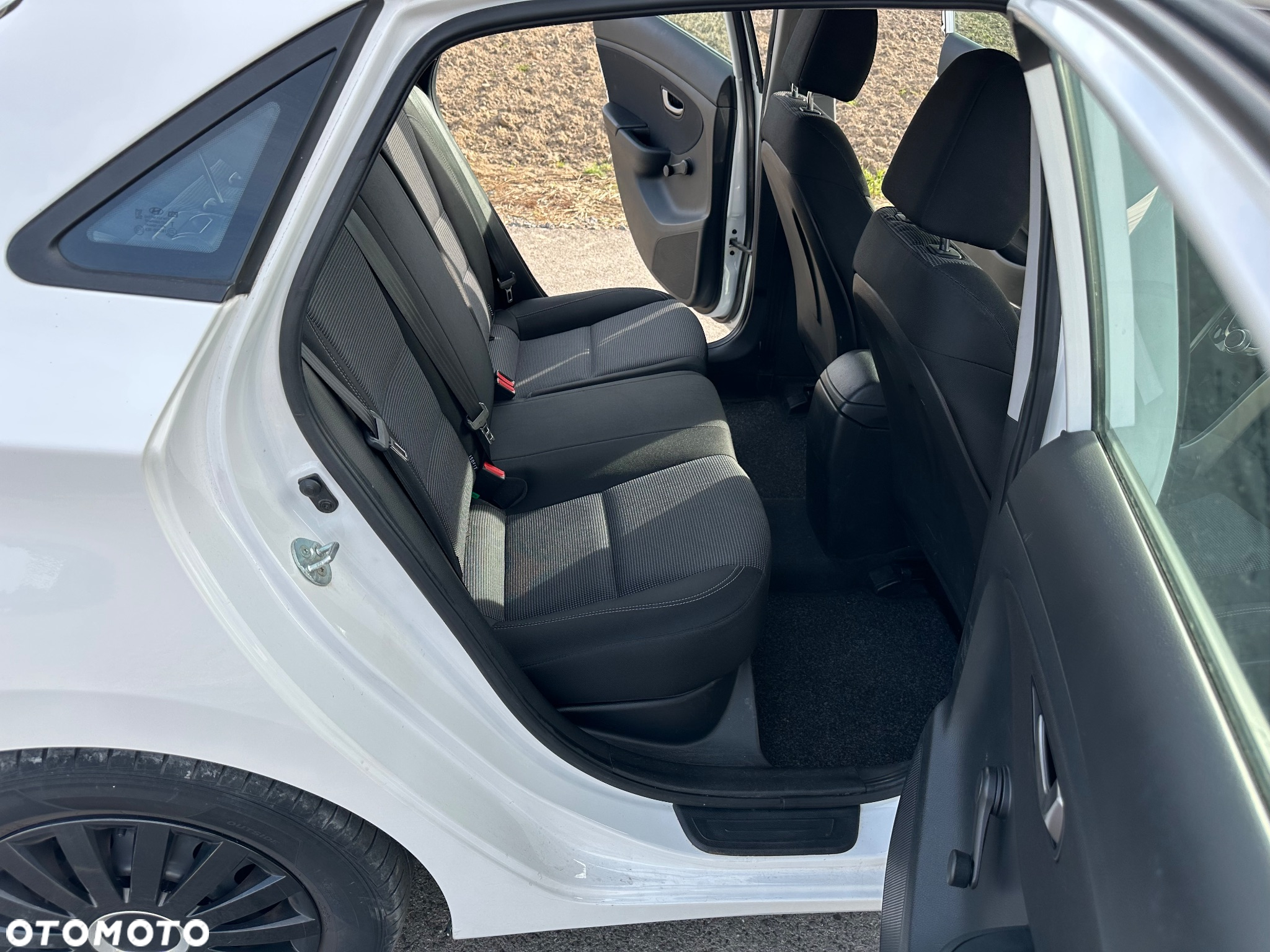 Hyundai i30 1.6 GDI BlueDrive Go - 21