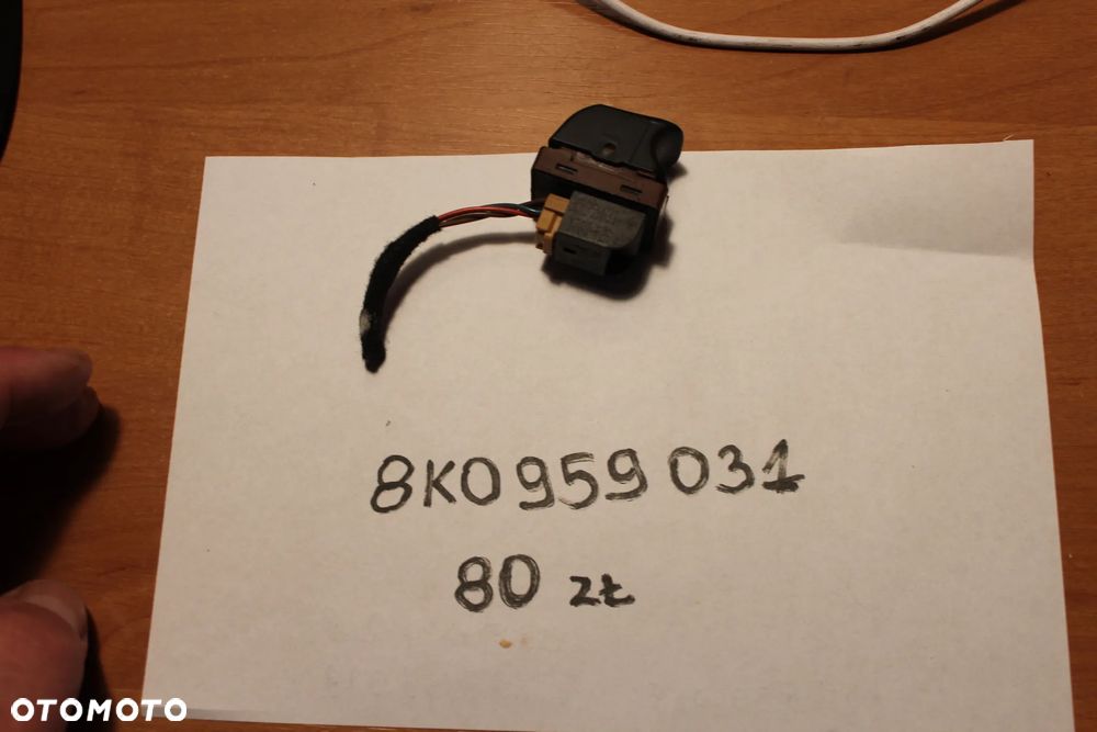 PRZYCISK KLAPY BAGAŻNIKA AUDI A4 B8 A4 B9 8K0959031 2018