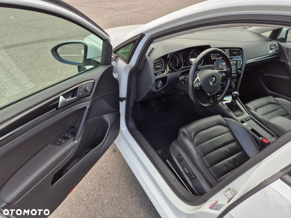 Volkswagen Golf - 4