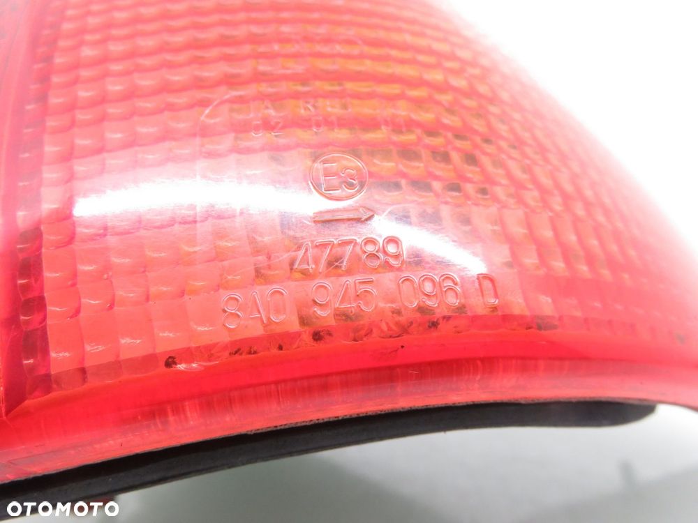 LAMPA PRAWA TYLNA AUDI 80 B4 R295102 29632202 - 10