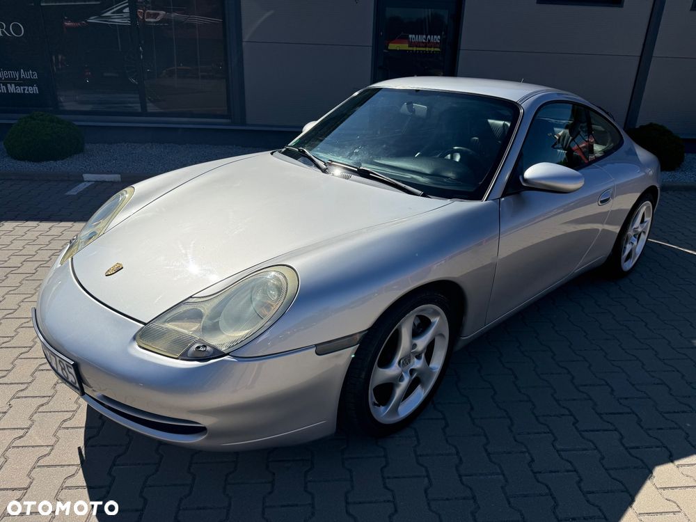 Porsche 911 Carrera 4 - 11