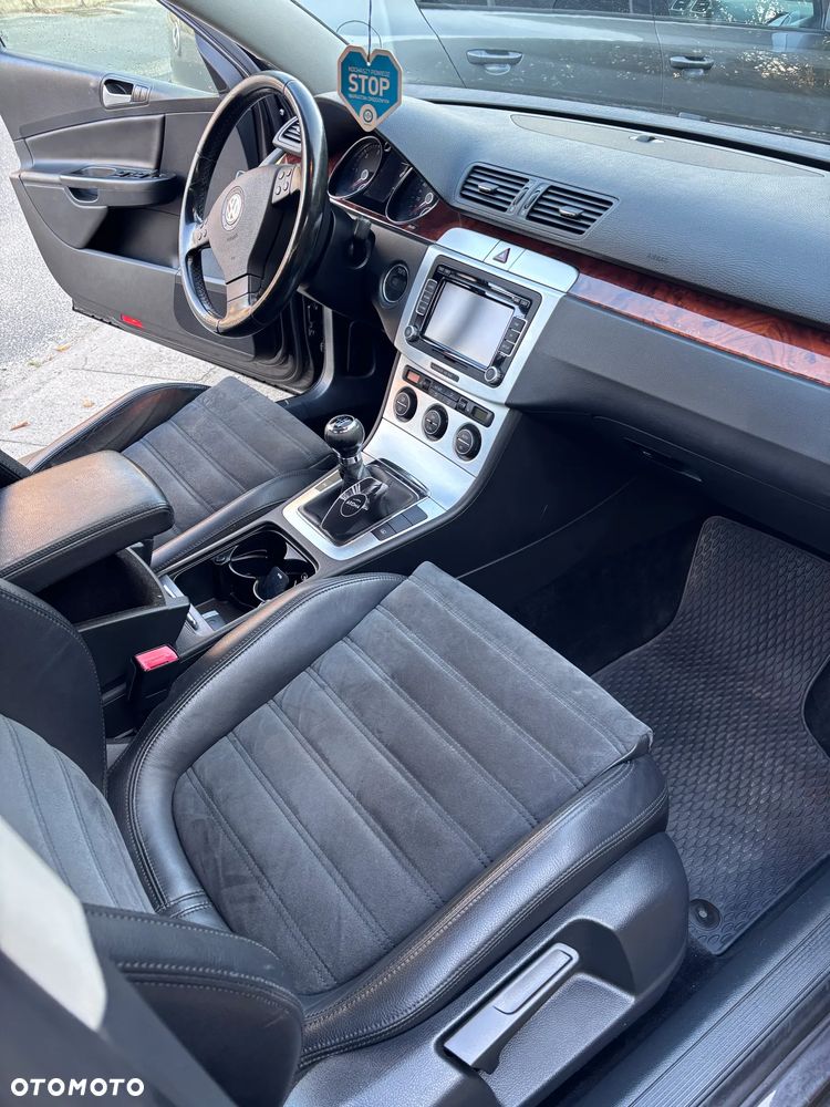 Volkswagen Passat - 8