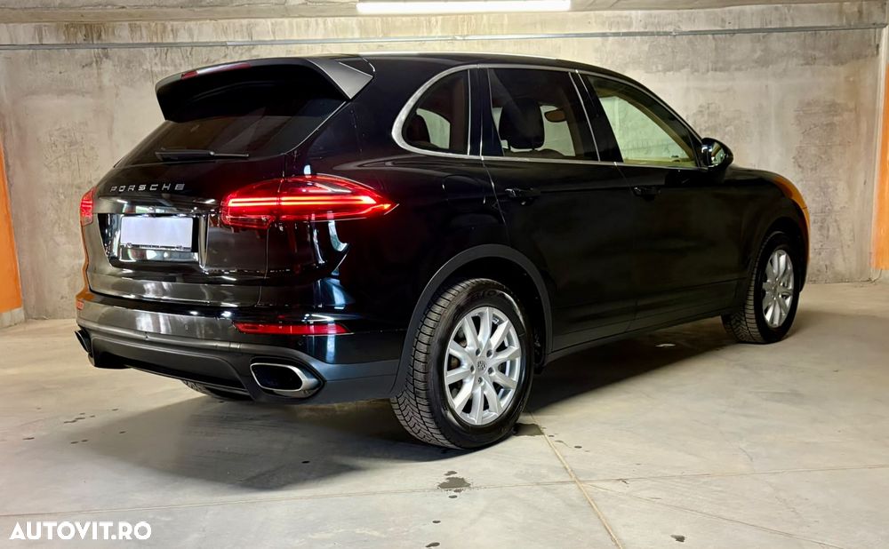 Porsche Cayenne 3.0 L - 5