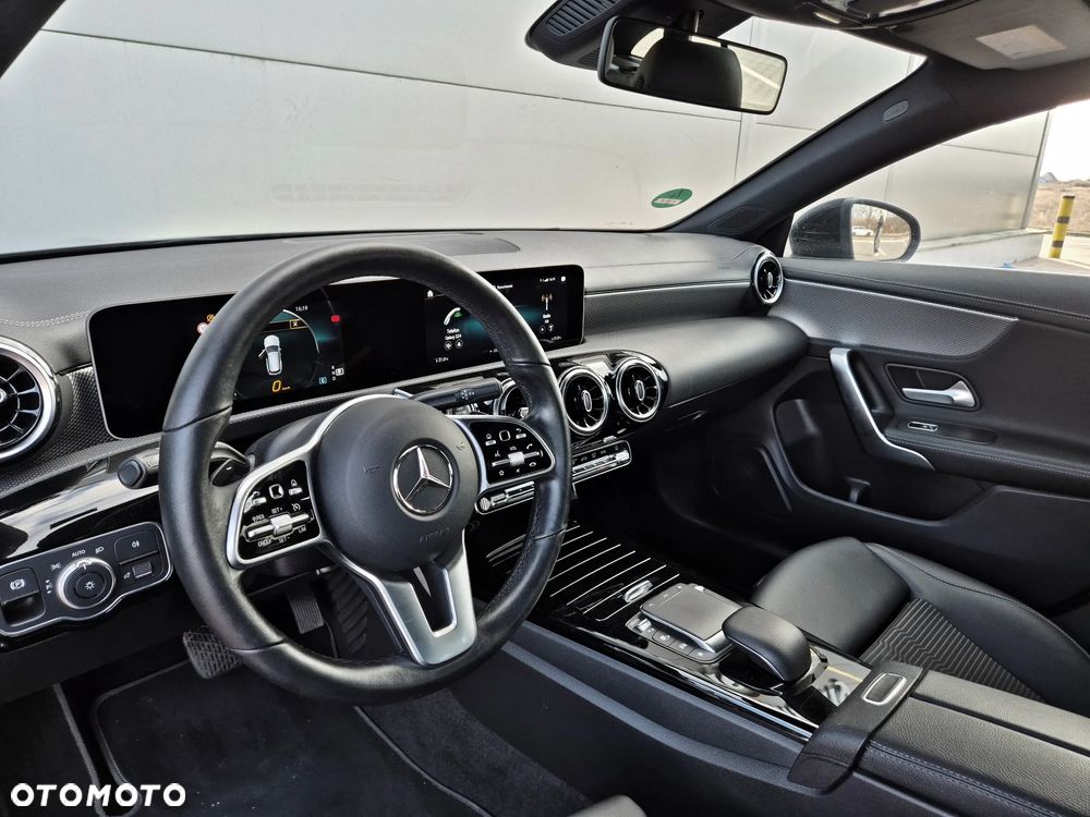 Mercedes-Benz CLA 200 7G-DCT Progressive - 26