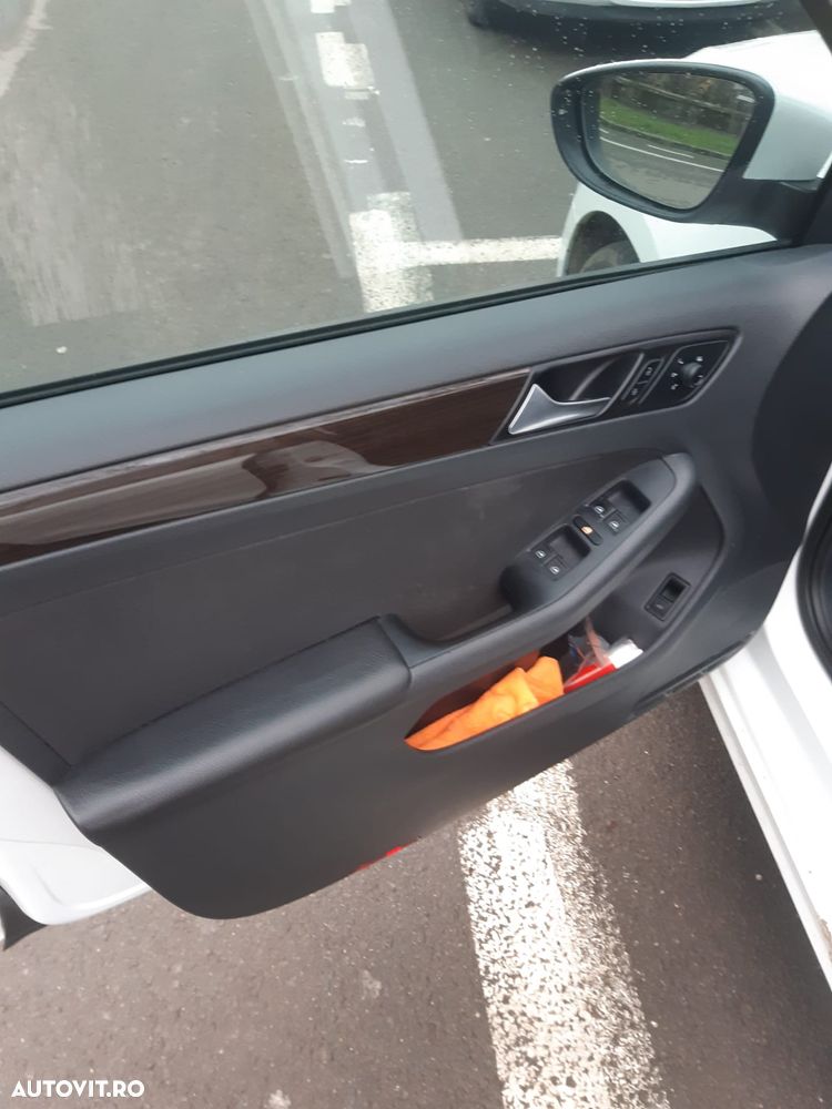 Volkswagen Jetta 1.2 TSI Comfortline - 7