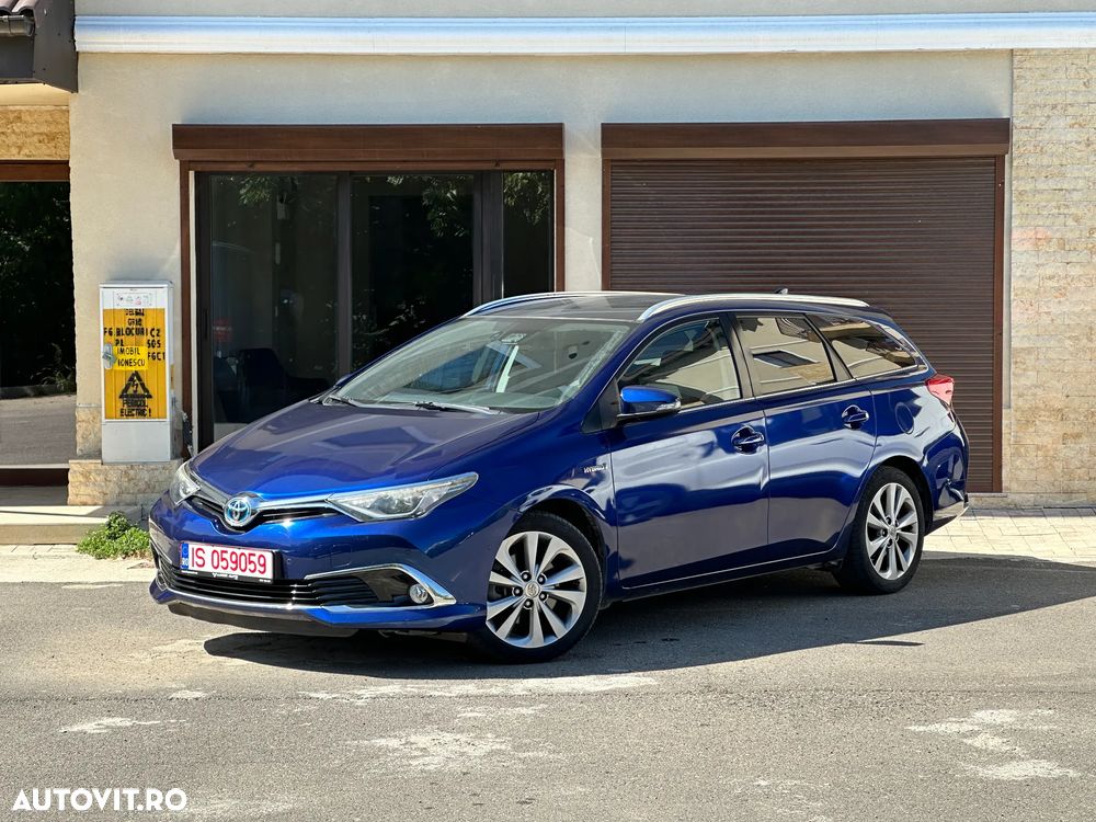 Toyota Auris 1.8 L VVT-i TS Hybrid Sol+ - 2