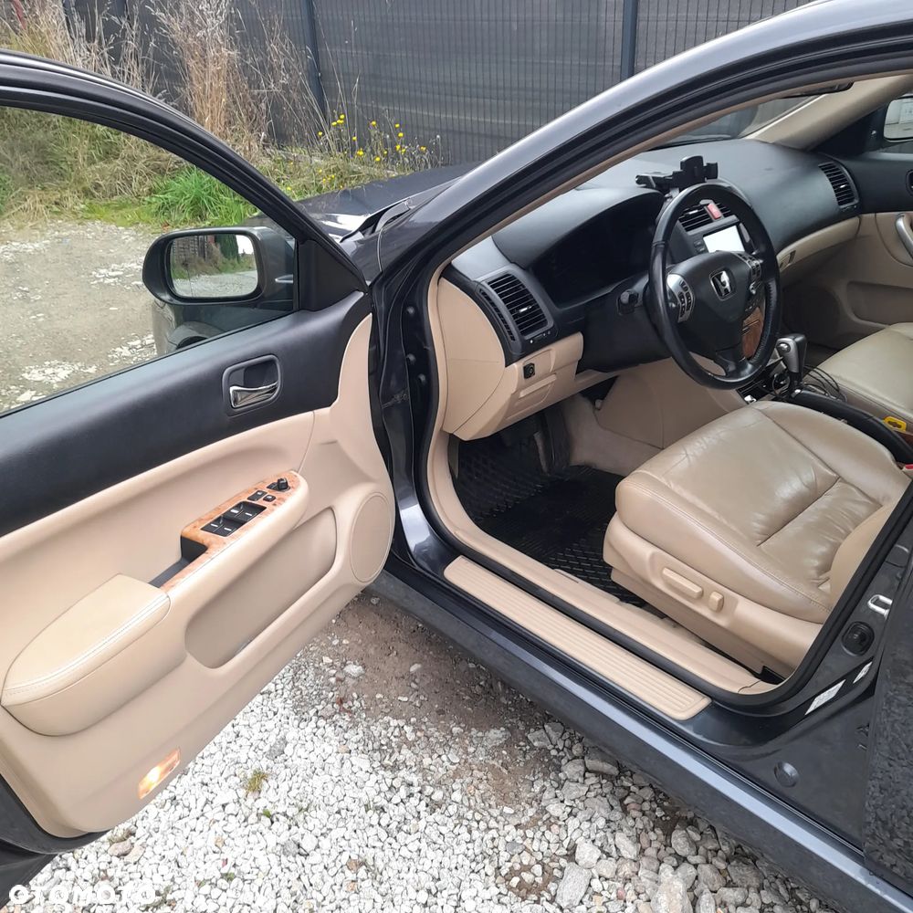 Honda Accord 2.0 Comfort - 17