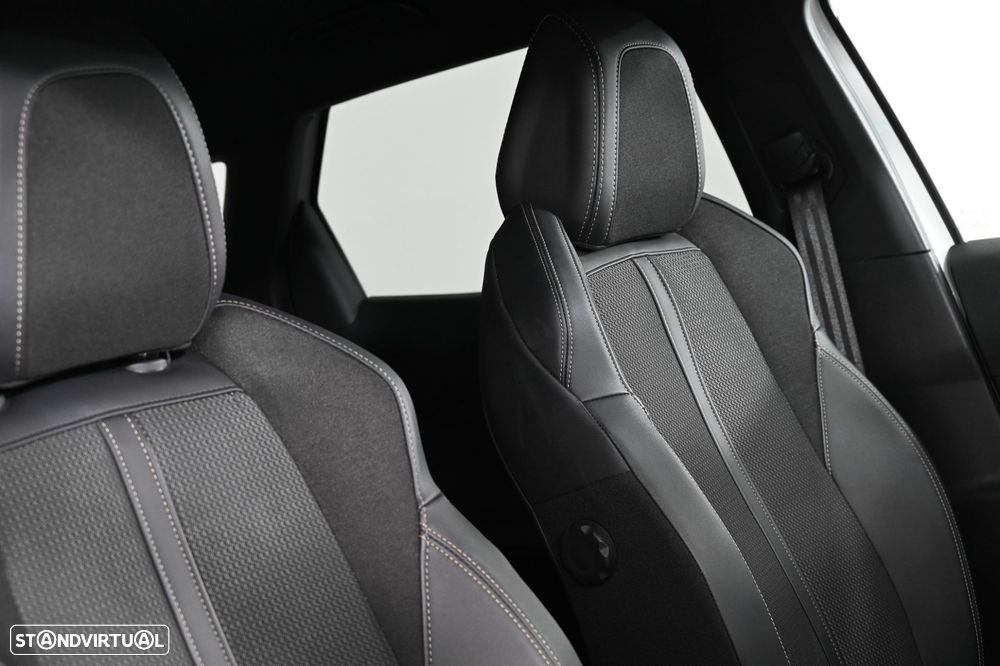 Peugeot 3008 1.6 Hybrid GT Pack e-EAT8 - 19