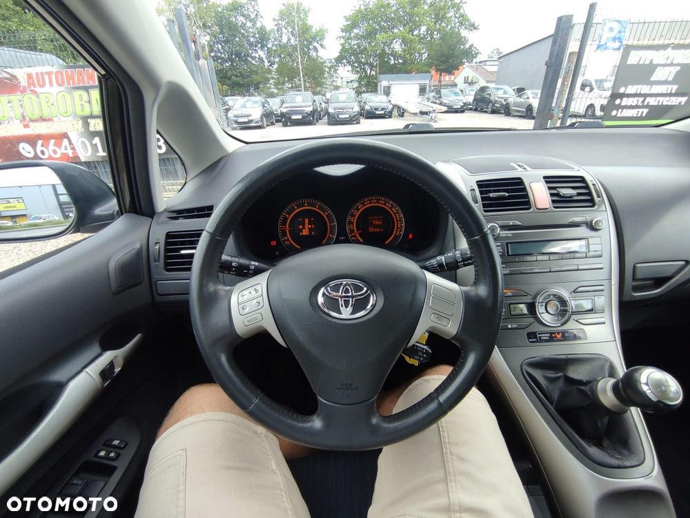 Toyota Auris 1.6 VVT-i Executive - 20