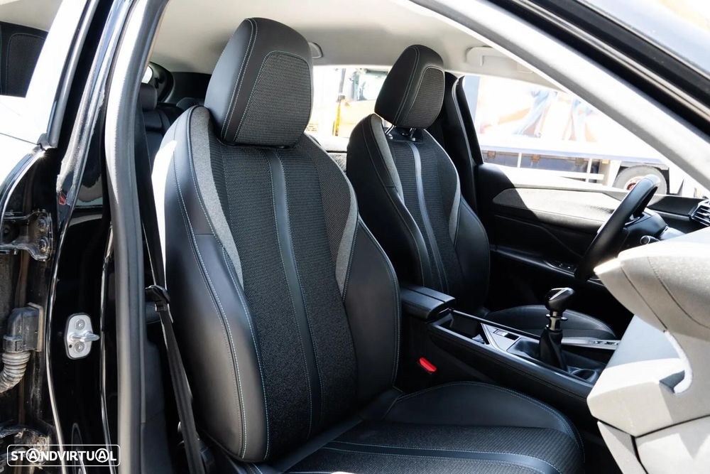 Peugeot 308 1.2 PureTech Allure - 27
