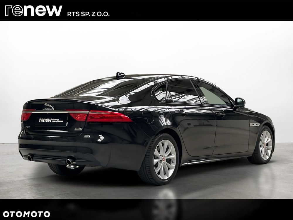 Jaguar XF 2.0 i4D AWD R-Sport - 6