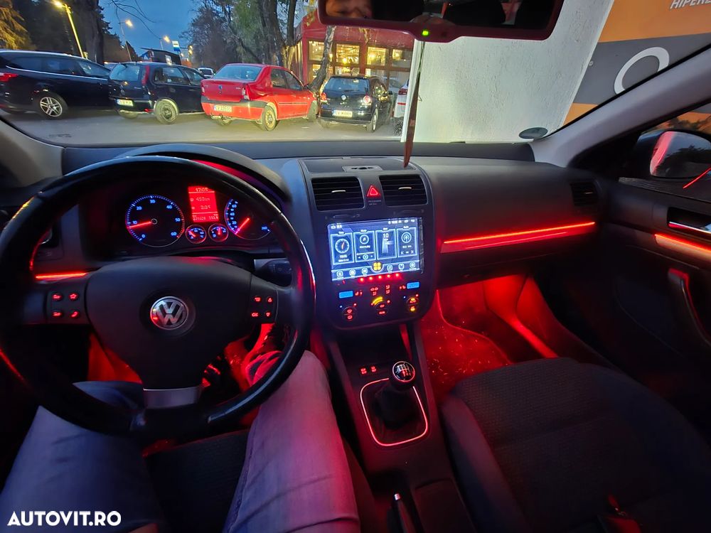 Volkswagen Golf 2.0 TDI Sportline DPF - 9