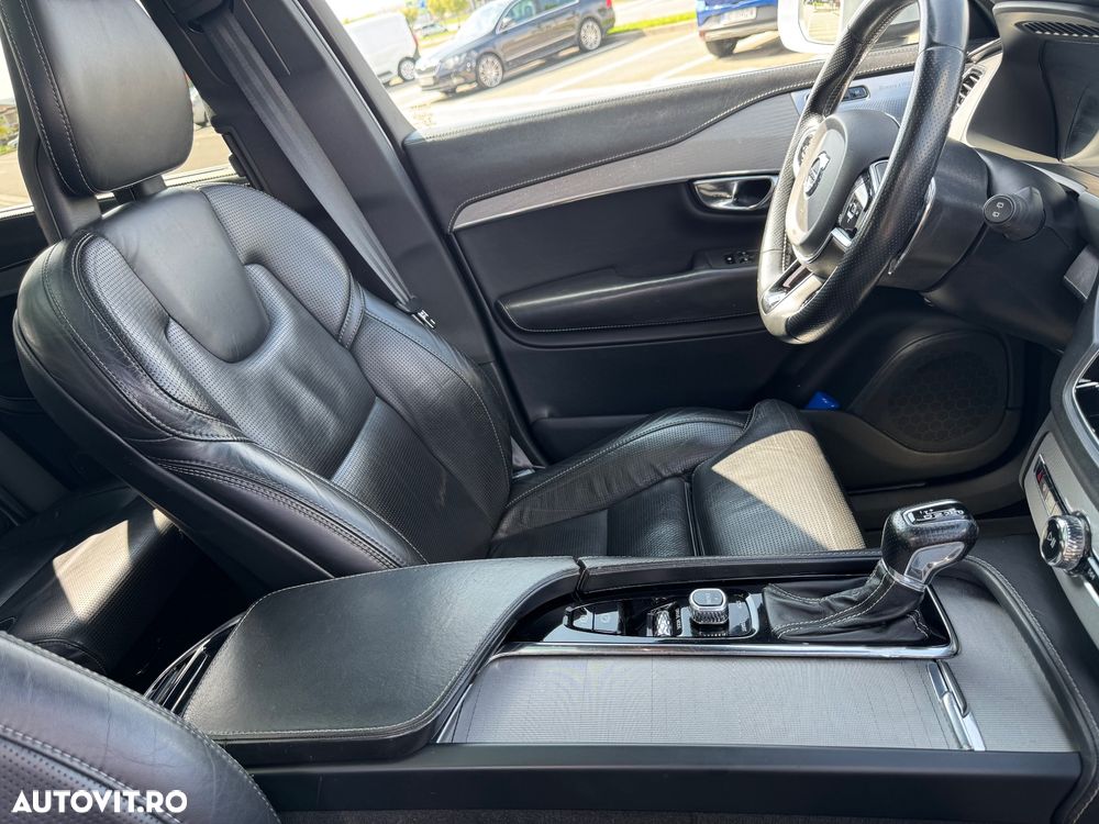 Volvo XC 90 D5 AWD Geartronic RDesign - 10