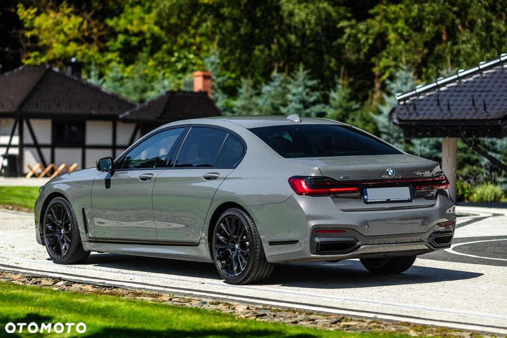 BMW Seria 7 - 12