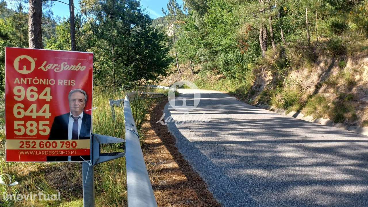 Terreno rustico com 1.200m2 em Terras do Bouro - Grande imagem: 4/4