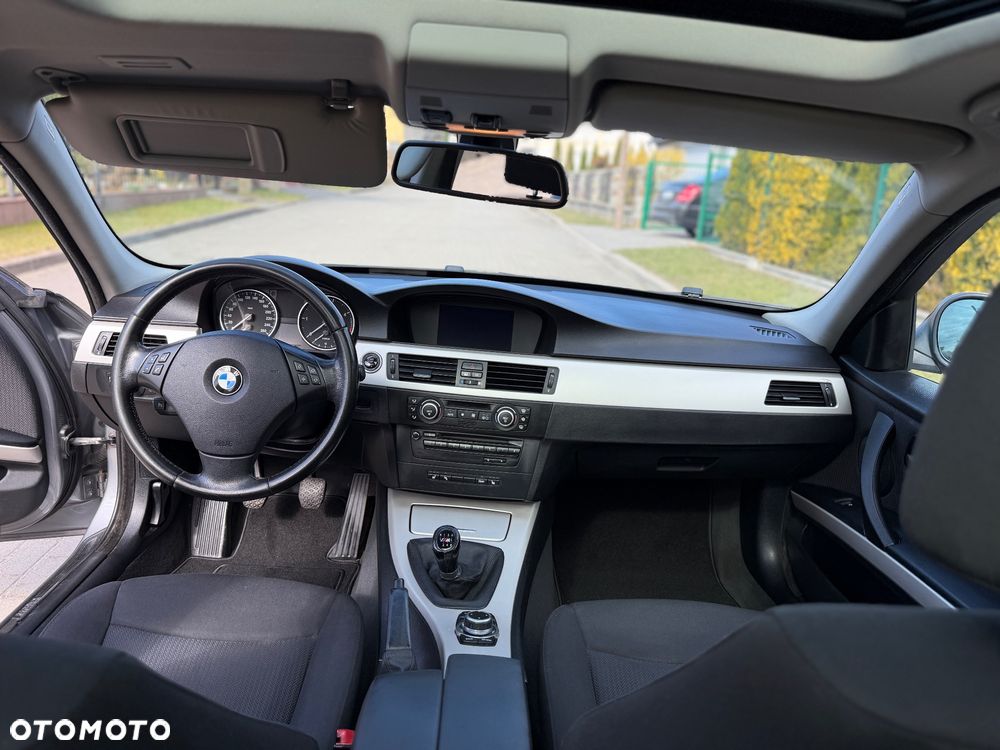BMW Seria 3 320d - 28