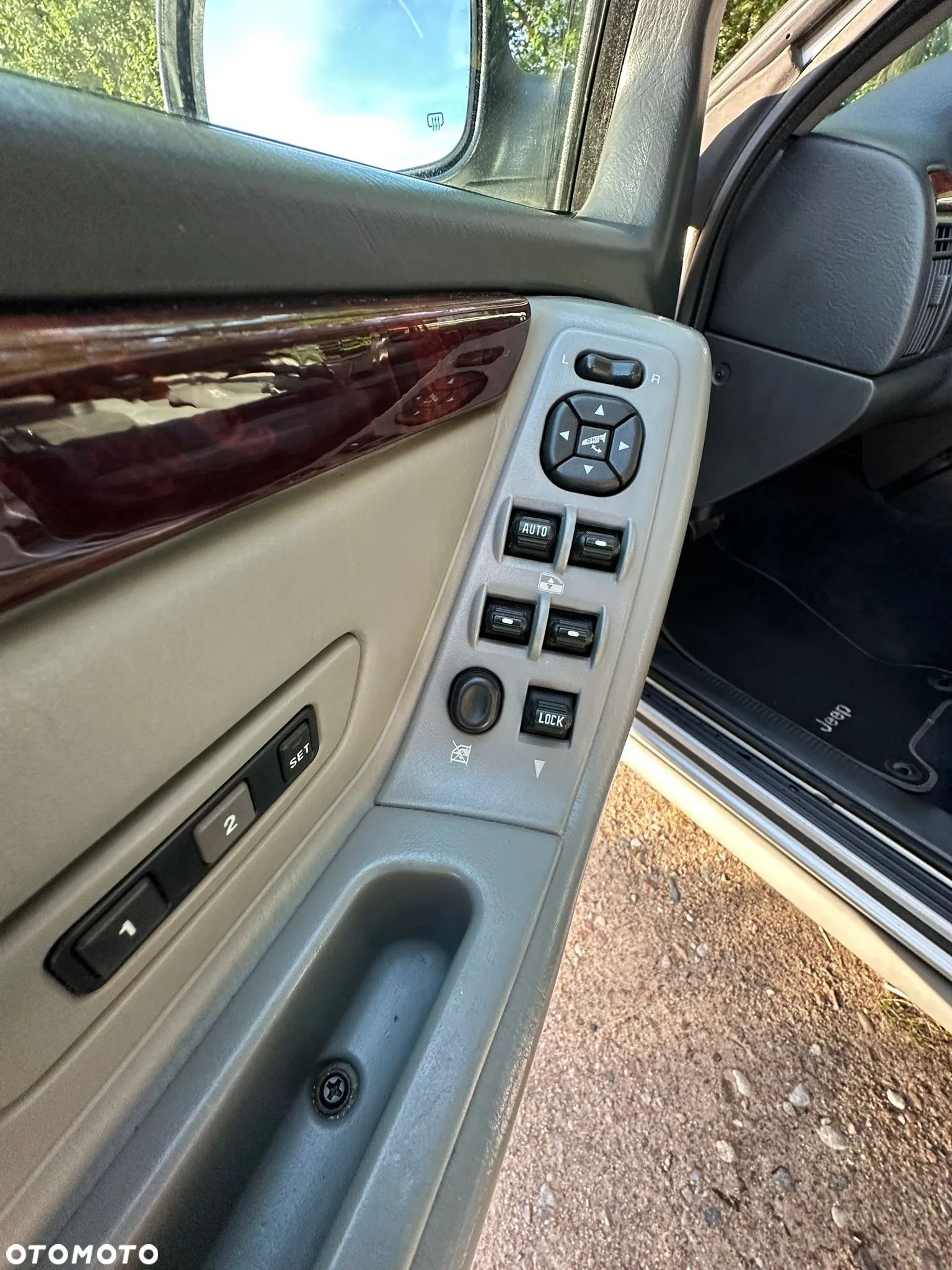 Jeep Grand Cherokee 4.7 Overland - 10