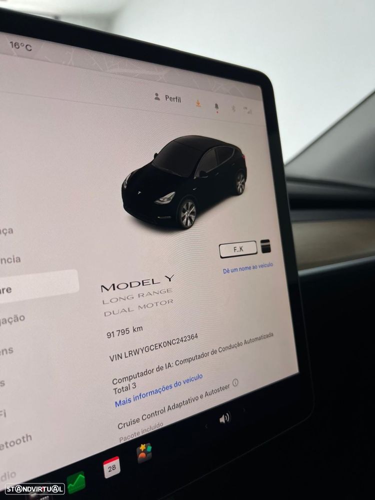 Tesla Model Y Long Range Dual Motor AWD - 11